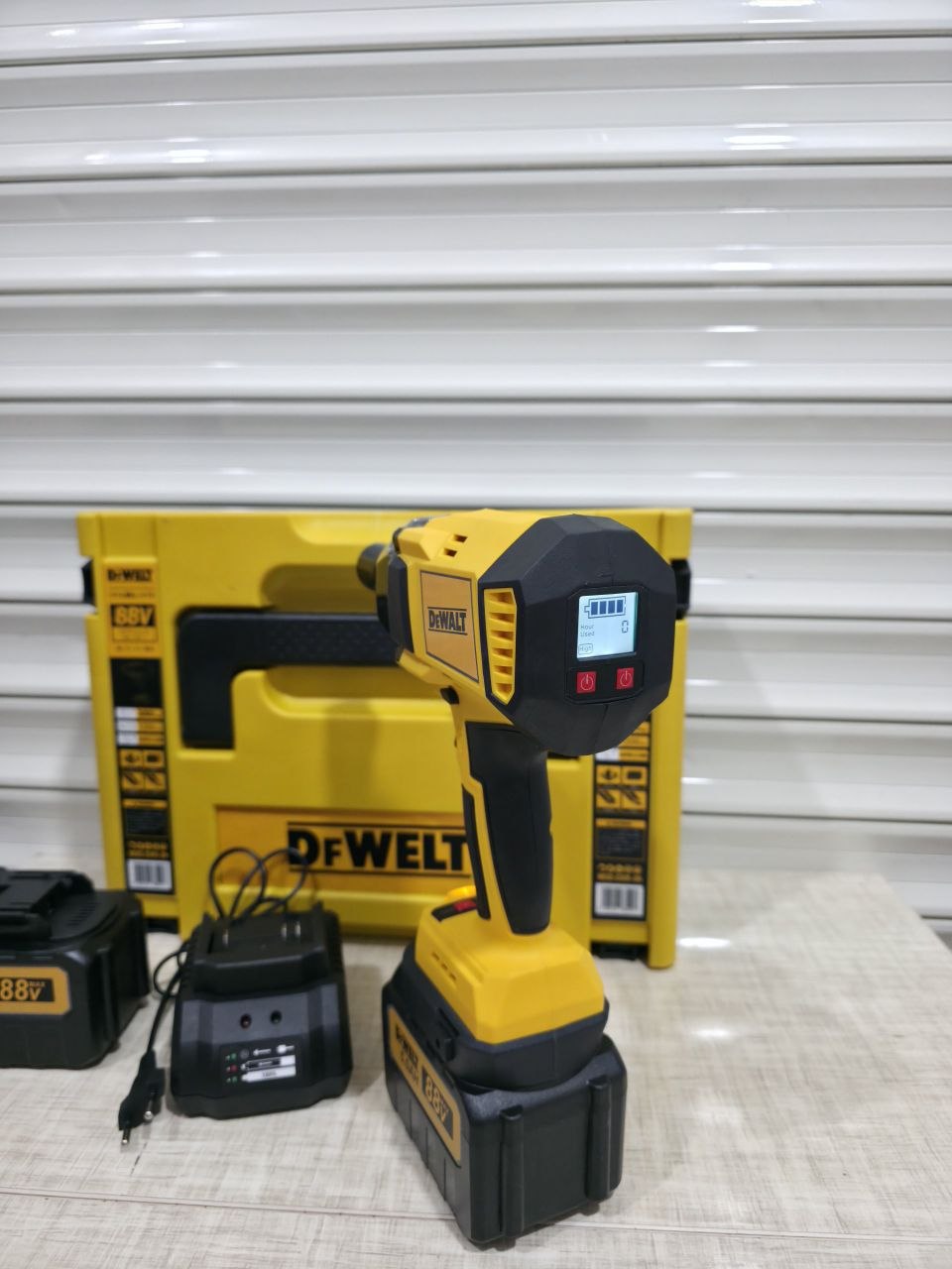 بکس شارژی دیجتالی دیوالت مدل DCD710DK3