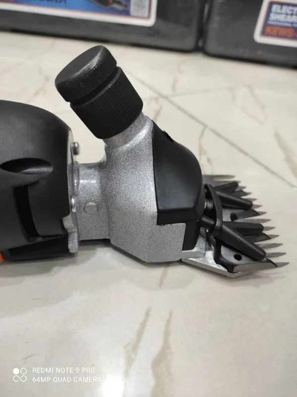 پشم زن برقی 320 وات زوبر مدل KEWS-320S، ویدئو تست پائین صفحه